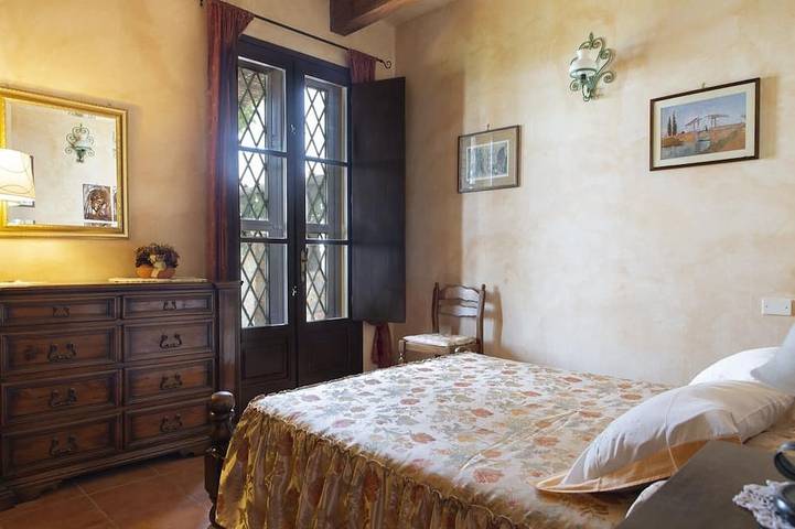 Big Private Garden, AC, Swimming Pool, Hot Tub, Huge Play Area, & Great Views in Capannori, Provincia di Lucca