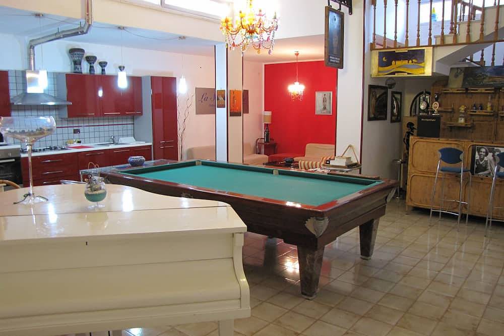 Appartement dans villa résidentielle d'env. 250 piscine privée, usage exclusif. in Palerme, Province de Palerme