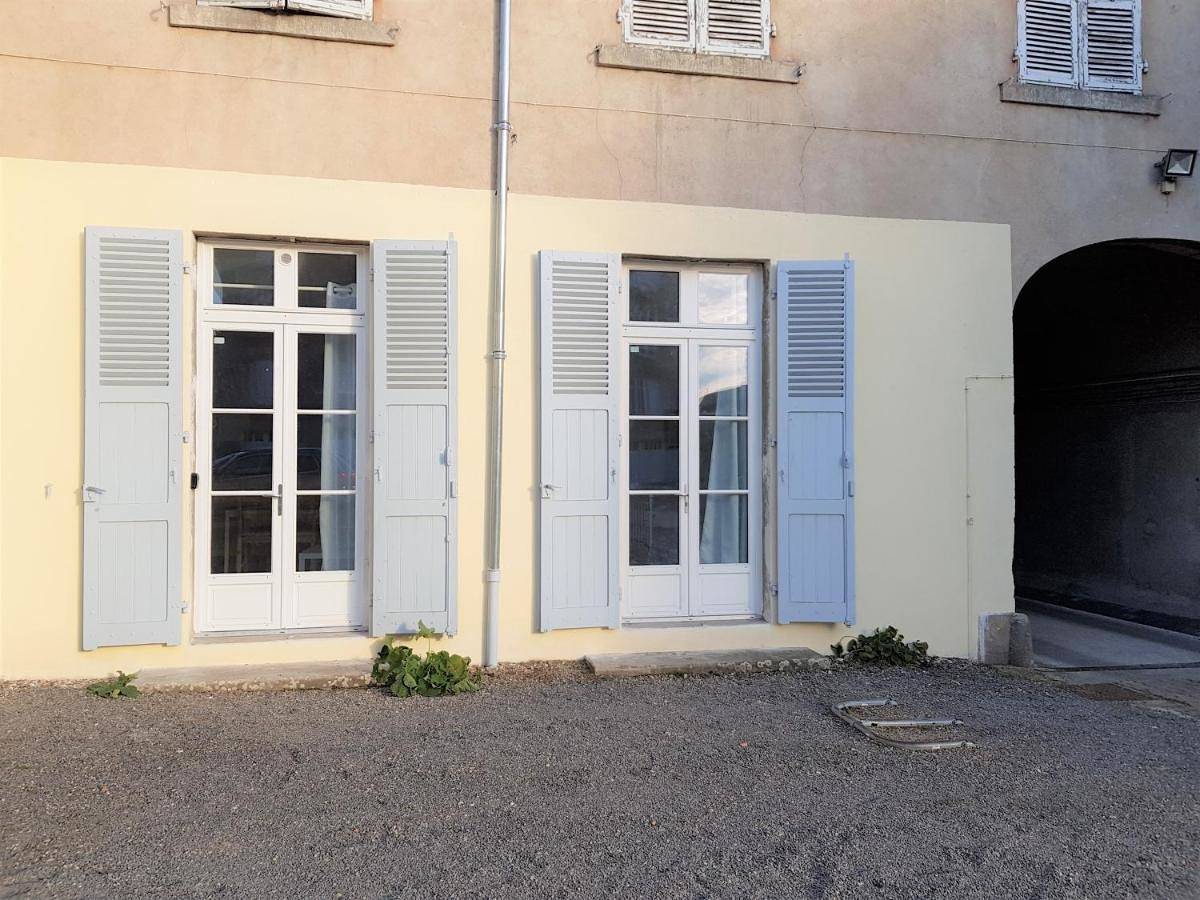 Appartement entier, Issoire centre, T2 « Bergère » avec parking in Issoire, Région de Besse-et-Saint-Anastaise