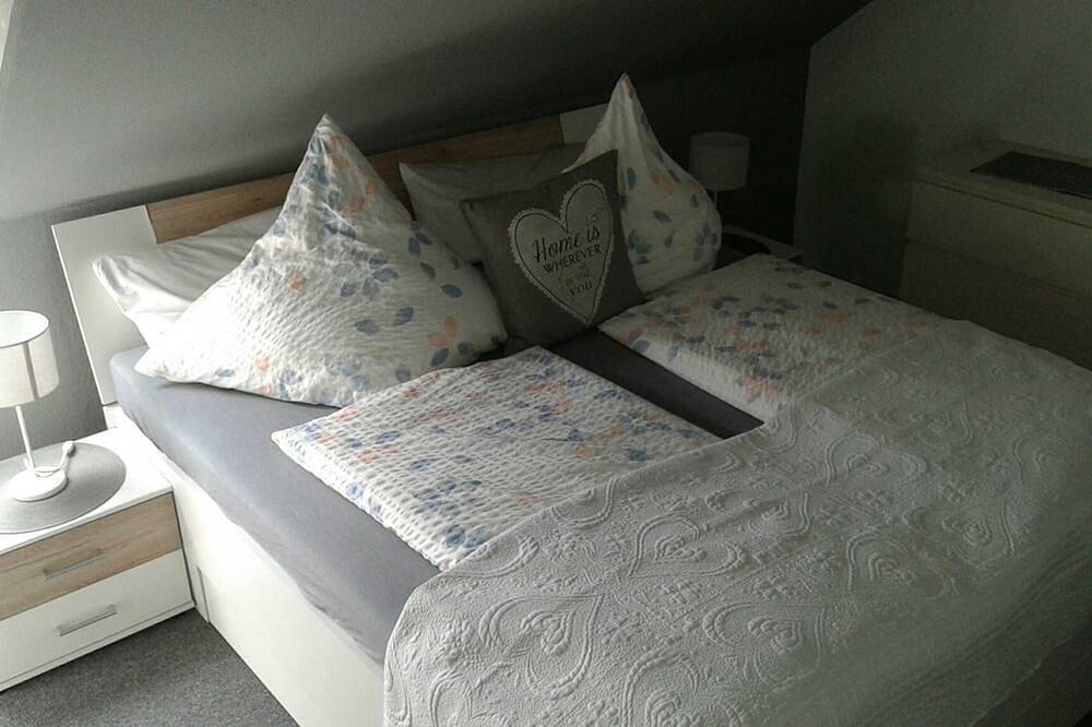 Ganze Wohnung, Komfort-Ferienwohnung - Dachgeschoß-Ferienwohnung in Geldern, Niederrhein