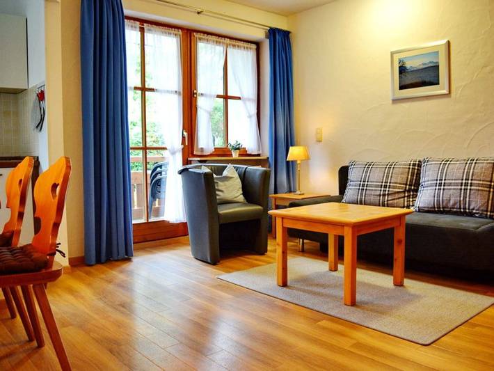 Ferienwohnung für 3 Personen, mit Balkon und Sauna sowie Seeblick in Chieming - 2