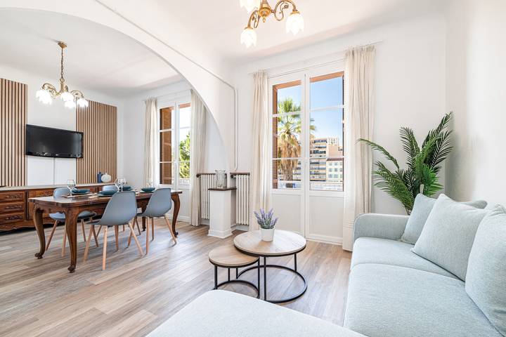 Gîte pour 4 personnes, avec Balcon dans Bowling Acropolis Nice