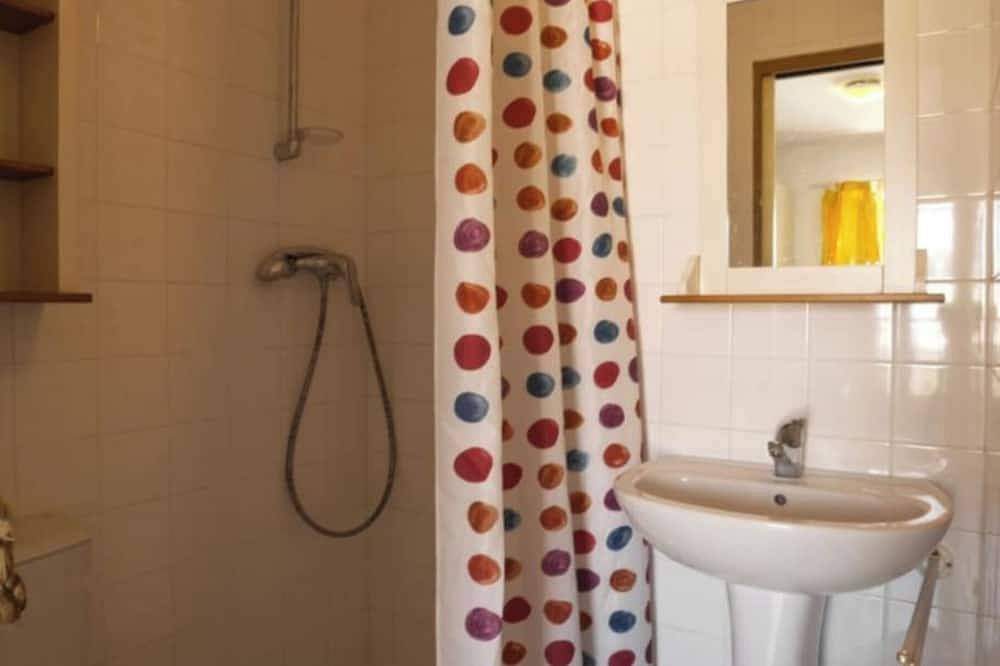 Appartement entier, Appartement Cote Mer,  vue sur le port de Sauzon , Belle-Ile-en-Mer in Sauzon, Côte des Mégalithes