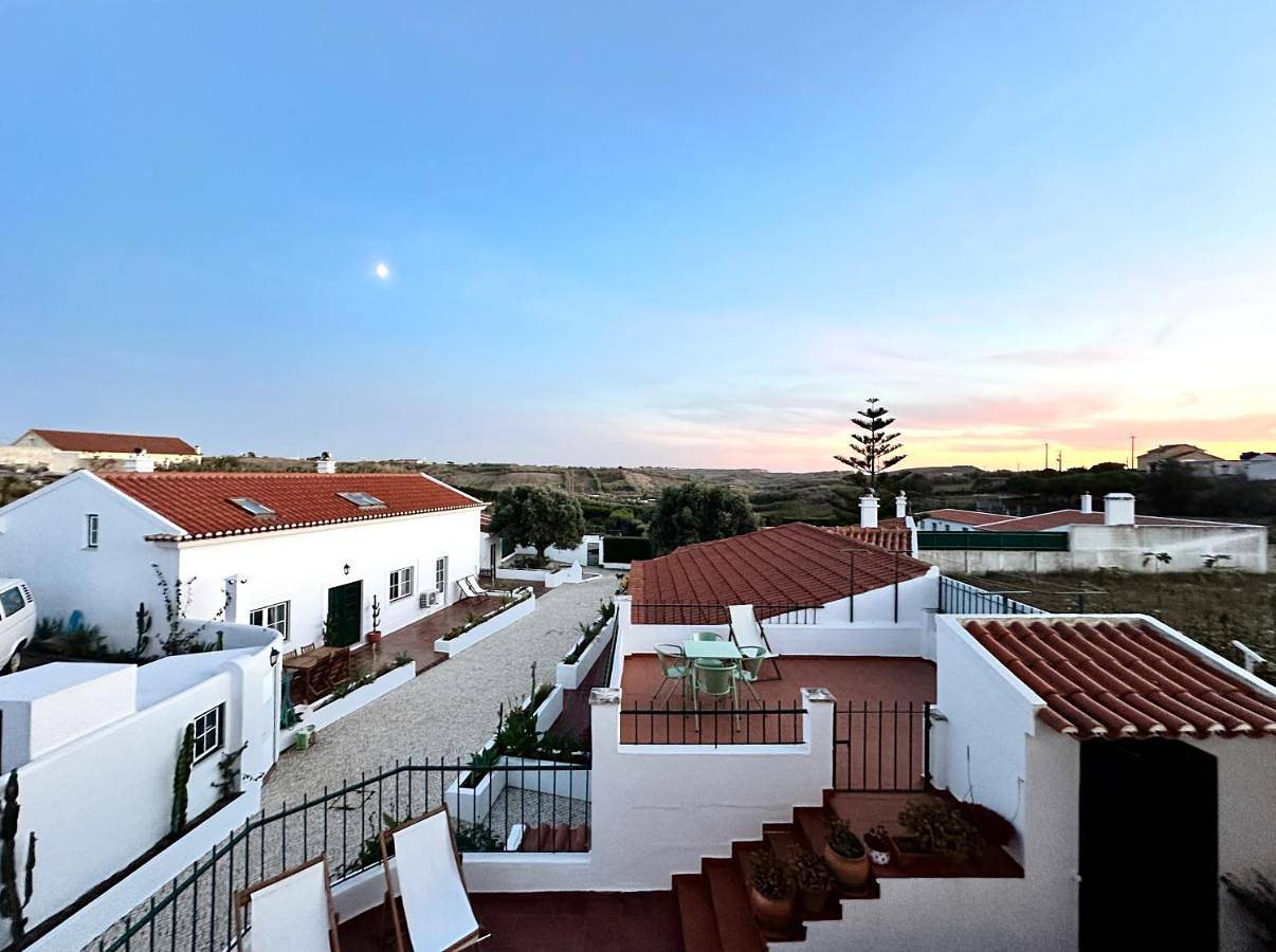 Three-Bedroom Villa in São Pedro da Cadeira, Distrito de Lisboa