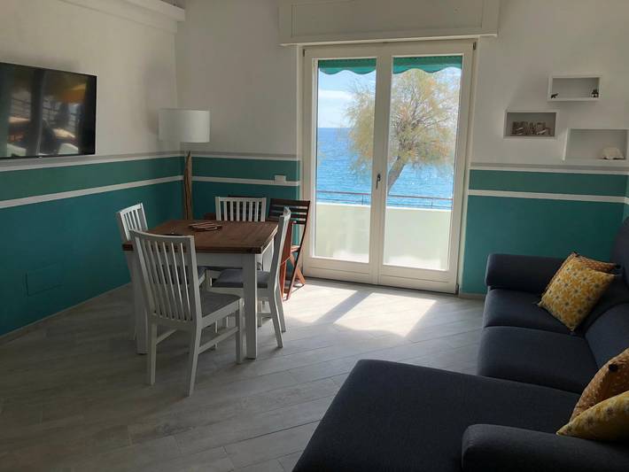 Appartamento intero, Mori's Beautiful Sea front Apartment - With A/C in Monterosso al Mare, Comune di Monterosso al Mare