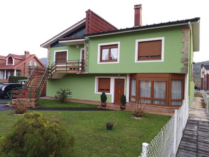 Ferienhaus für 7 Personen, mit Balkon und Terrasse sowie Garten und Ausblick in Castañeda