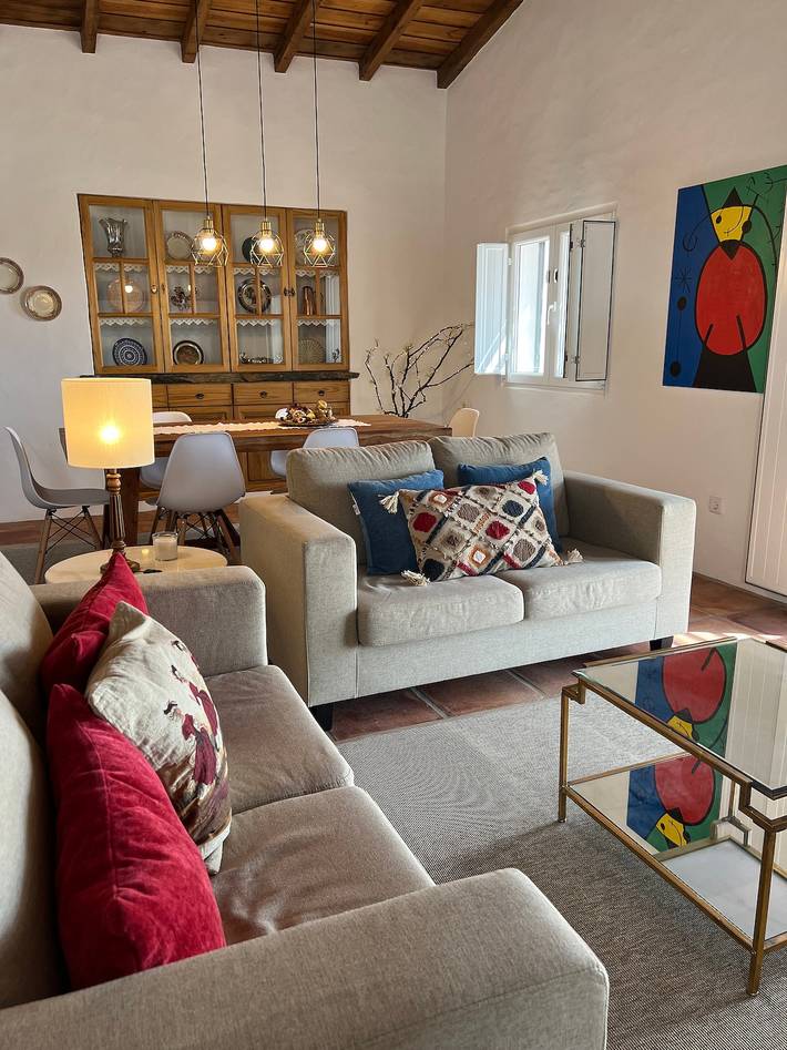 Holiday Home 'Casa Das Chaminés' with Private Terrace, Private Garden and Wi-Fi in Évora District