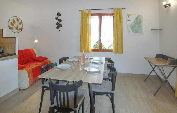 Location de vacances pour 6 personnes, avec jardin ainsi que terrasse et piscine à Bessas - 4