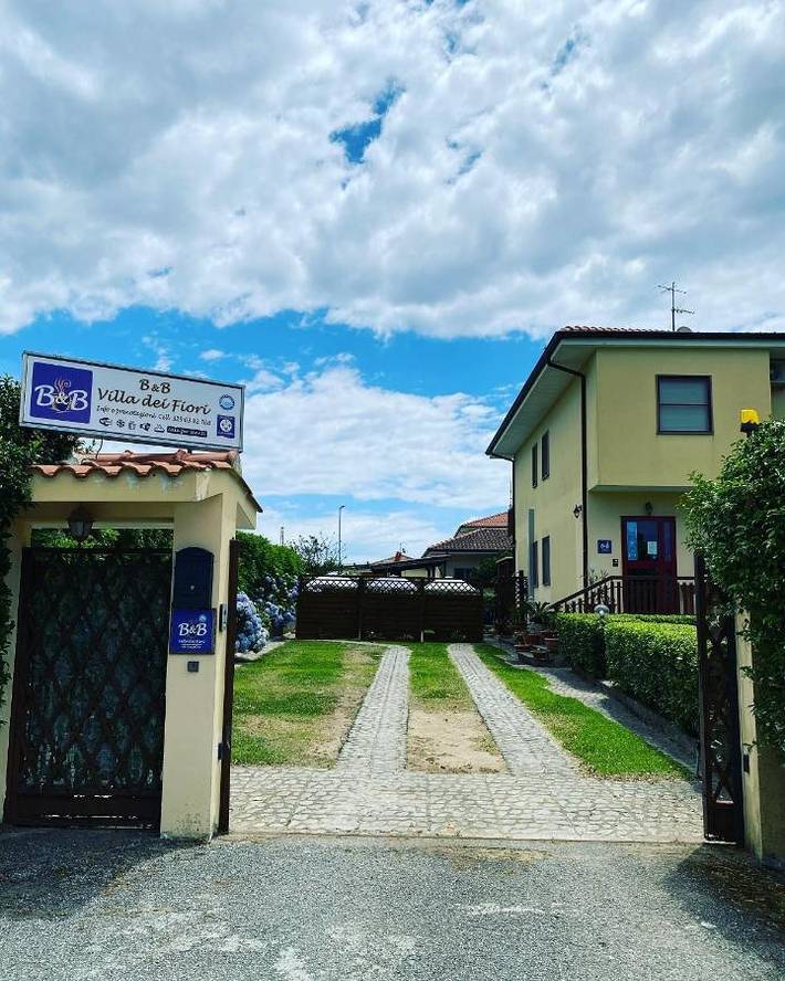 Casa vacanza per 6 persone, con Balcone e Terrazza nonché Giardino e Piscina a Lamezia Terme