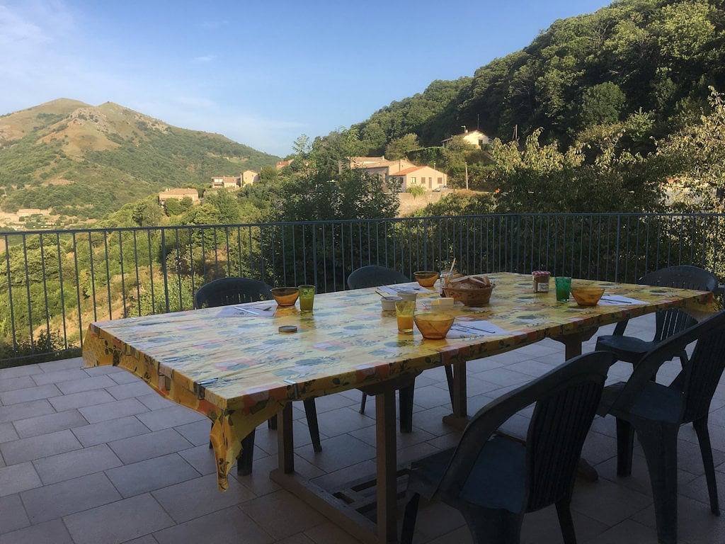 Chambres d'hôtes "Le Volcan d'Aizac" - Chambre Bois in Aizac, Parc naturel régional des Monts d'Ardèche