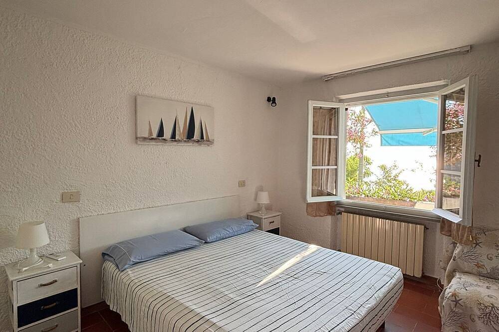 Hel lejlighed, Quiet apartment in front of Corsica in Colle d'Orano, Elba