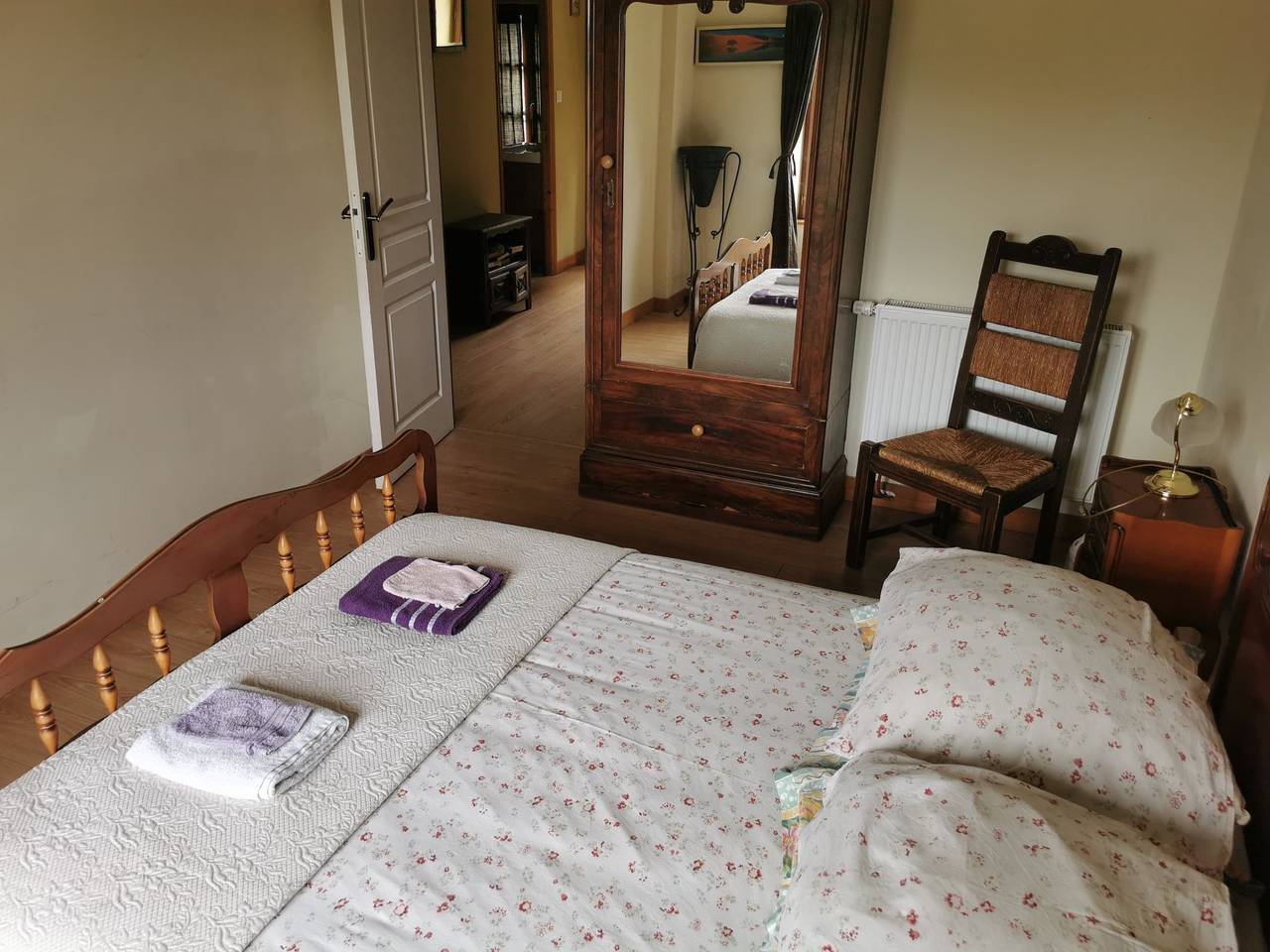 Holiday Home 'Le Crévy - Pavillon - 12 Pers' with Private Terrace, Private Garden and Wi-Fi in La Chapelle-Caro, Vannes region