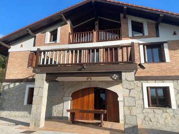 Gîte pour 10 personnes, animaux acceptés à Gautegiz Arteaga
