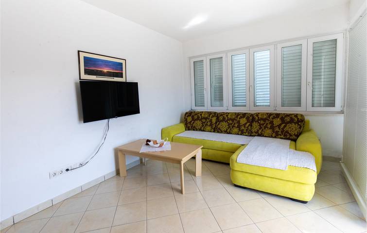 Ganze Ferienwohnung, Gemütliche Unterkunft am Meer: 1,5 km vom Strand entfernt, mit WLAN und Terrasse in Klek, Dubrovnik-Neretva
