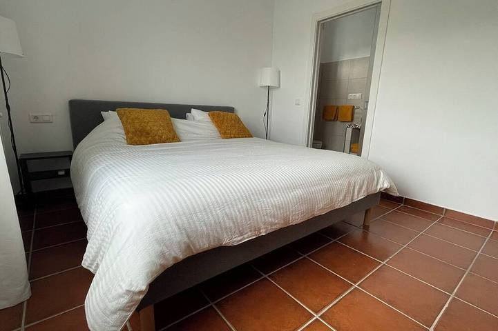 Spanish country house. Completely free, yet two restaurants within walking distance. in Comares, Provincia de Málaga