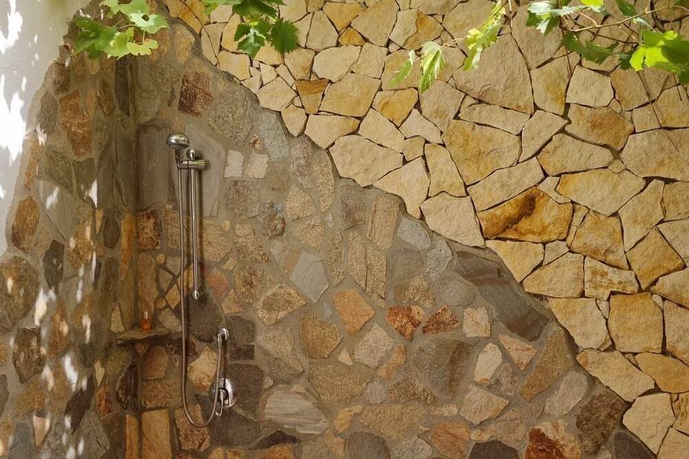 Appartamento intero, Mit Kamin, Terrasse und Meerblick in Flumini, Posada