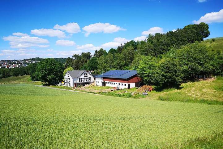 Ferienwohnung für 6 Personen, mit Terrasse und Garten in Bebra