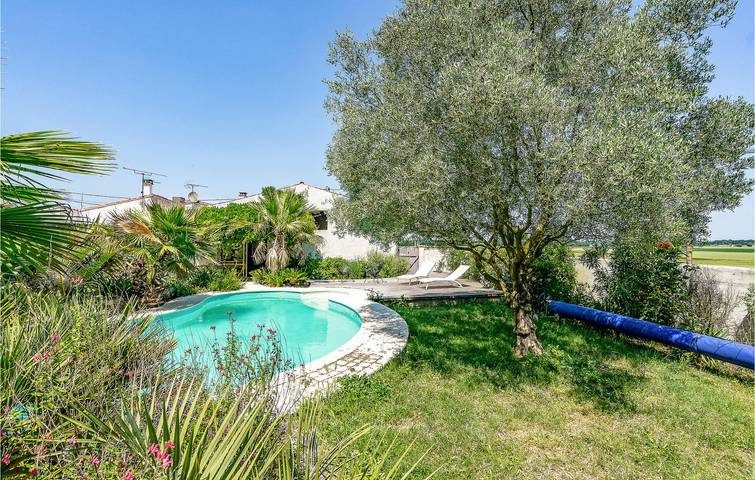 Location de vacances pour 6 personnes, avec jardin ainsi que terrasse et piscine à Médis - 2