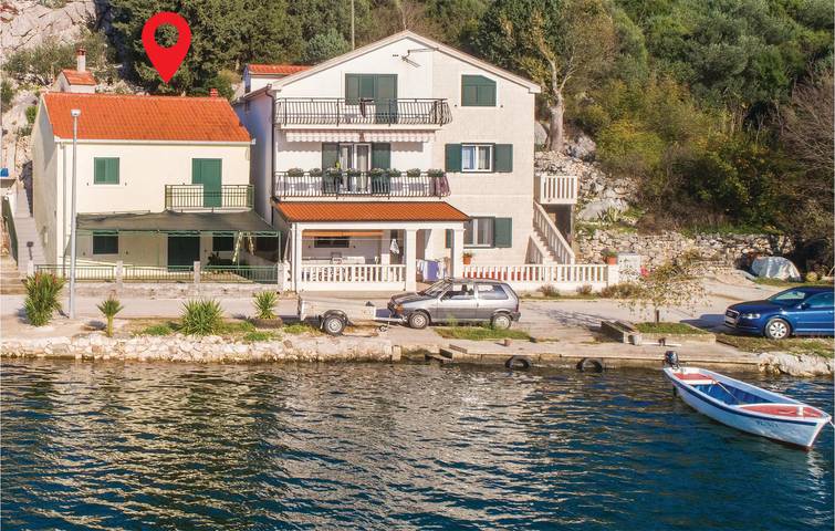 Apartment am Meer mit Terrasse, WLAN und Parkplatz in der Nähe der Neretva in Rogotin, Dubrovnik-Neretva