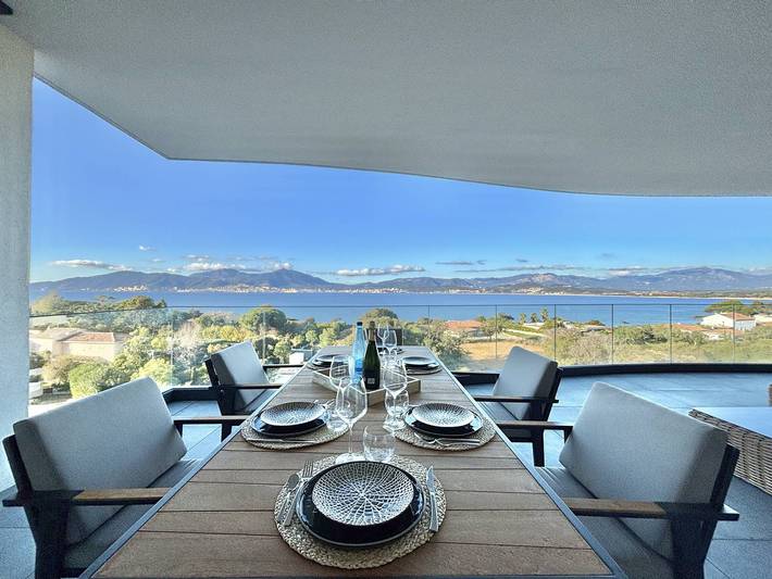 Apartamento entero, Porticcio: Apartamento 3 Piezas Vista al Mar, Parking, 4 Pers. in Porticcio, Grosseto-Prugna