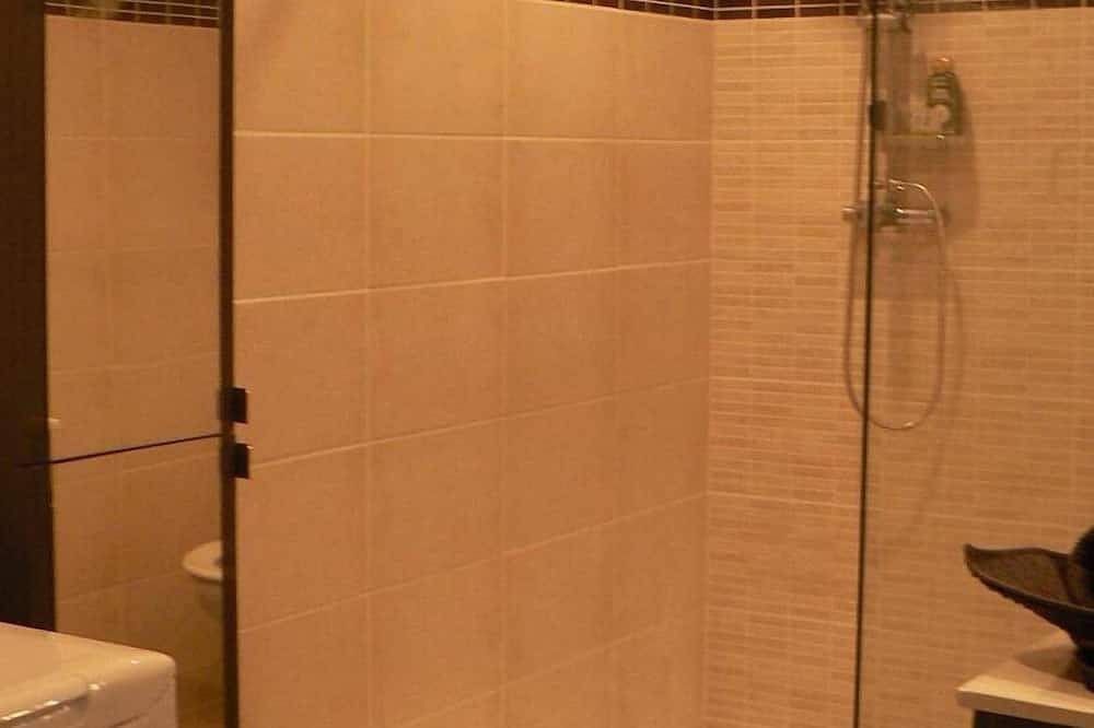 Appartement entier, Appartement 4 pers  à 7 km des gorges du verdon avec piscine in Montmeyan, Région de Brignoles