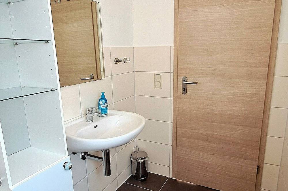 Ganze Wohnung, Fewo nähe Harthsee - Leipziger Neuseenland, kleiner Garten, Fahrradabstellraum, in Borna, Leipzig und Umgebung