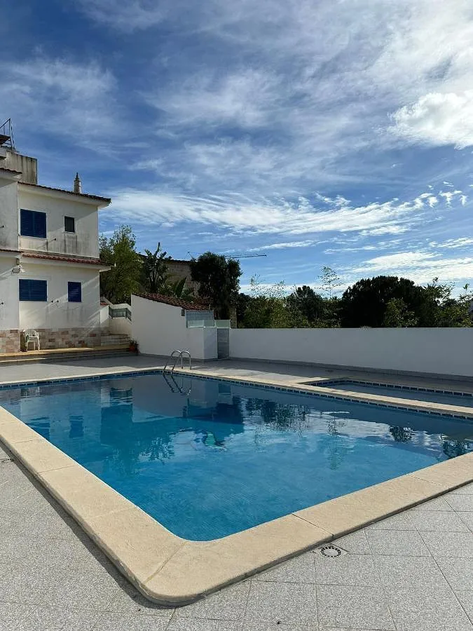 Ferienhaus für 5 Personen, mit Ausblick und Kinderpool sowie Garten und Pool - 1