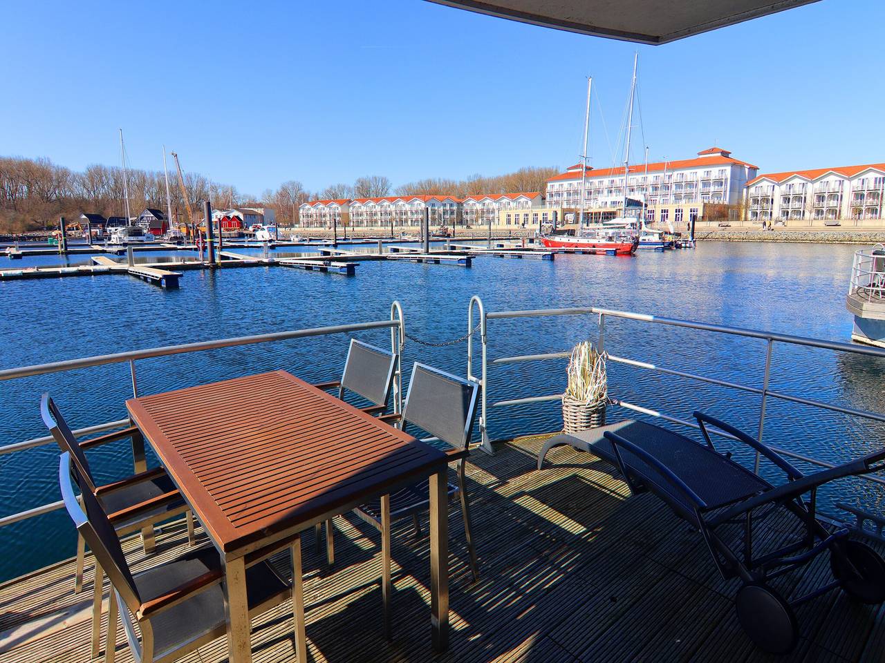 Hausboot in Boltenhagen in Boltenhagen, Mecklenburger Bucht