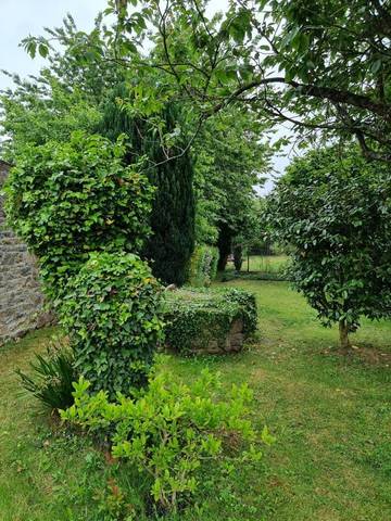 Cottage pour 9 personnes, avec terrasse et jardin, animaux acceptés à Dingé