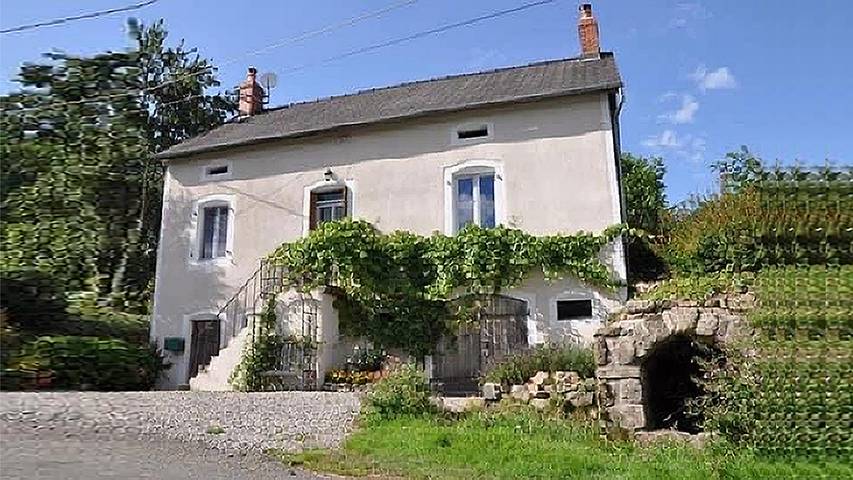 Gîte pour 4 personnes, adapté aux familles à Saint-Léger-sous-Beuvray - 2