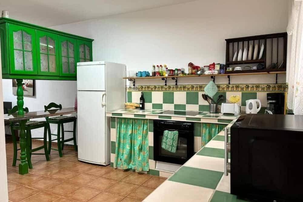 Room in a low 2 beds single shared house in Abades, Arico