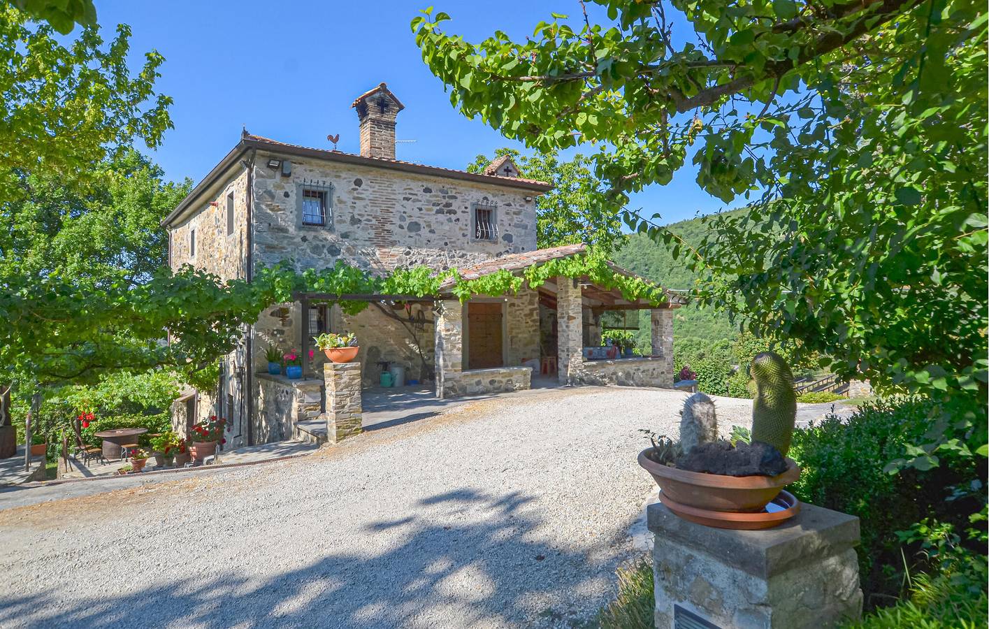 Gemütliche Wohnung mit Pool und Parkplatz, 2 km von Pieve Santo Stefano in Pieve Santo Stefano, Valtiberina
