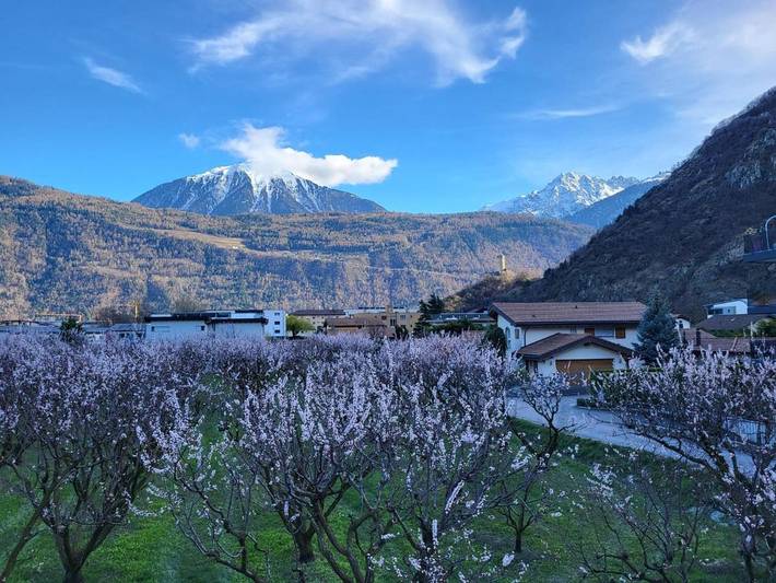 Gîte pour 4 personnes, avec Terrasse ainsi que Jardin et Vue à Martigny