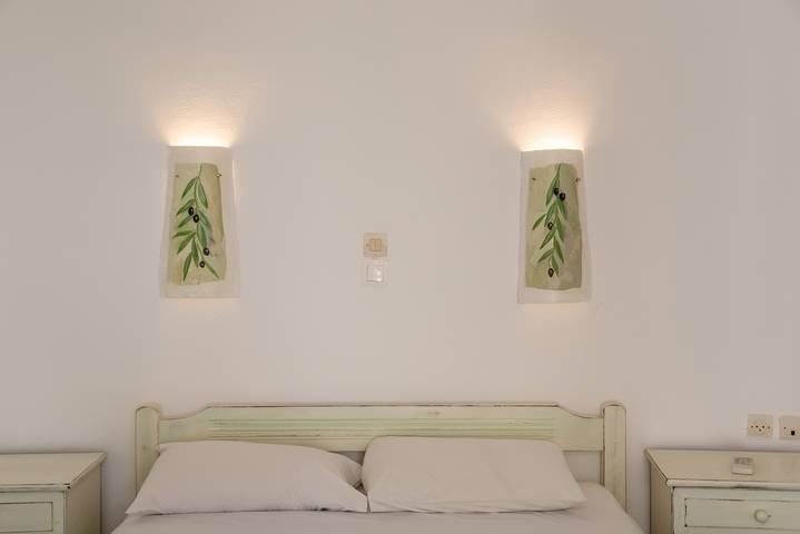 Holiday Home 'Green Retreats 2 Paros' with Mountain View, Wi-Fi and Air Conditioning in Paros