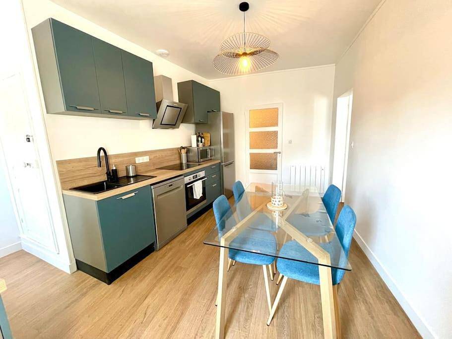 Appartement entier, Two-Bedroom Apartment in Bessines-sur-Gartempe, Région de Bellac