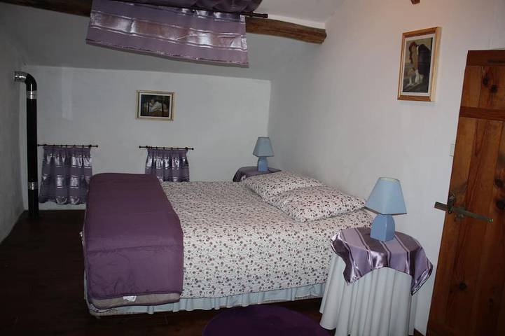 Gîte pour 7 personnes, avec jardin et piscine à Roquecor - 2