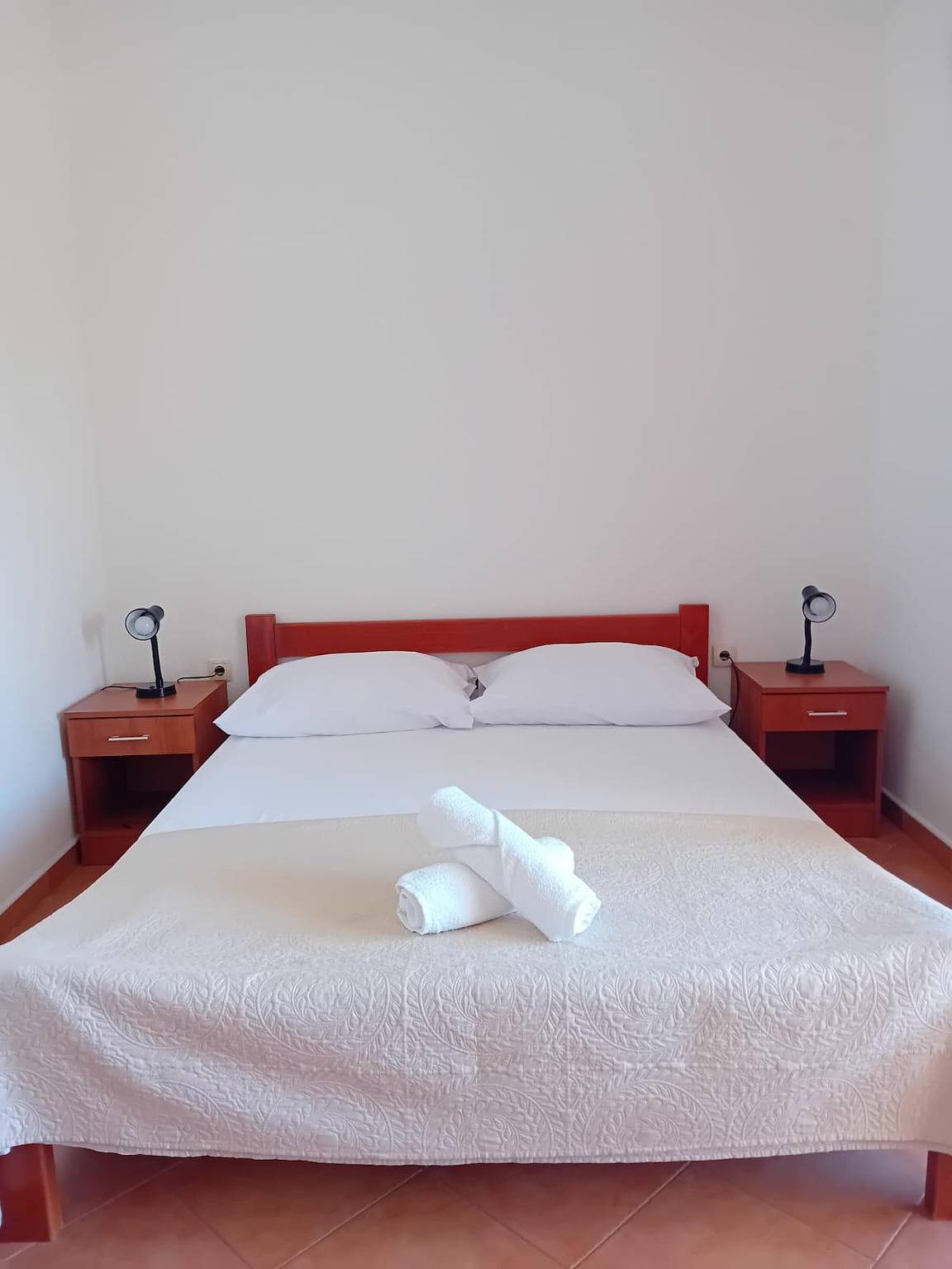 Ganze Wohnung, 1-Zimmer-Ferienwohnung mit Terrasse und Meerblick Drage, Biograd -c in Drage (Pakoštane), Zadar