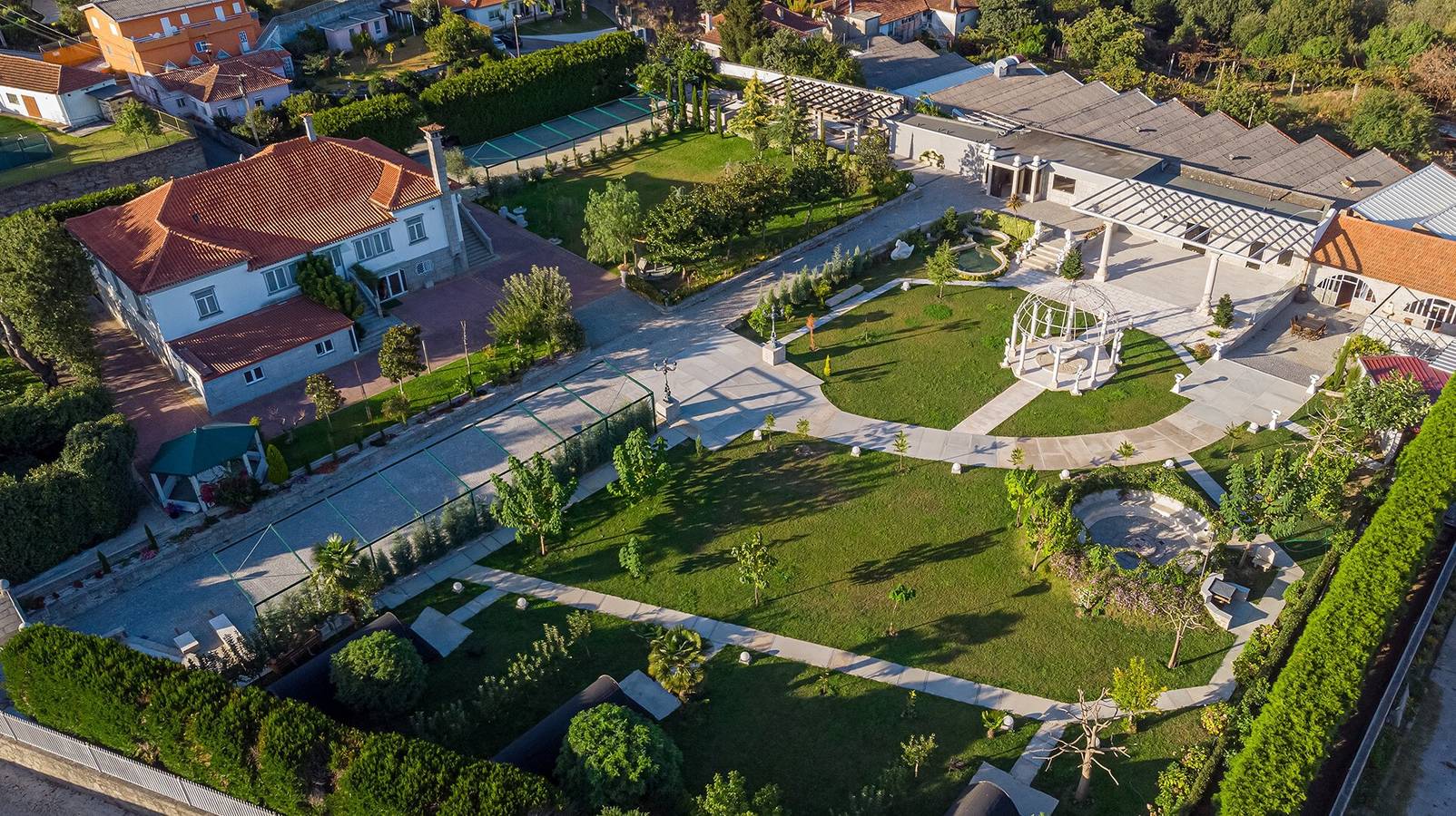 Suite Camélia Garden - Casa Vacanze Privata con Wi-Fi e Aria Condizionata in Ronfe, Distretto de Braga