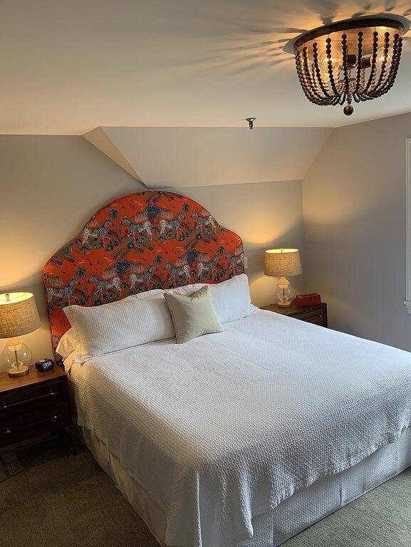 The West Lane Inn - King Room in Ridgefield, Fairfield County