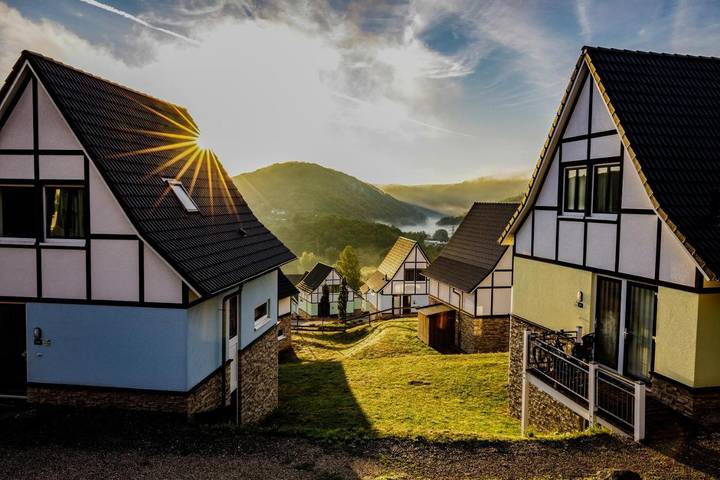 Resort für 4 Personen, mit Balkon und Pool sowie Sauna