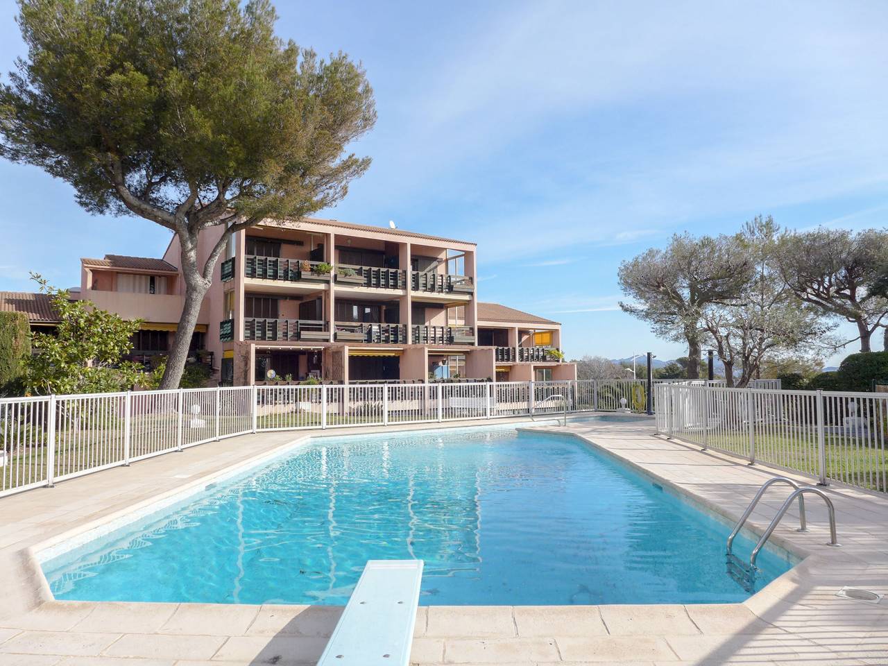 Ganze Wohnung, Les Caroubiers in Saint-Aygulf, Frejus