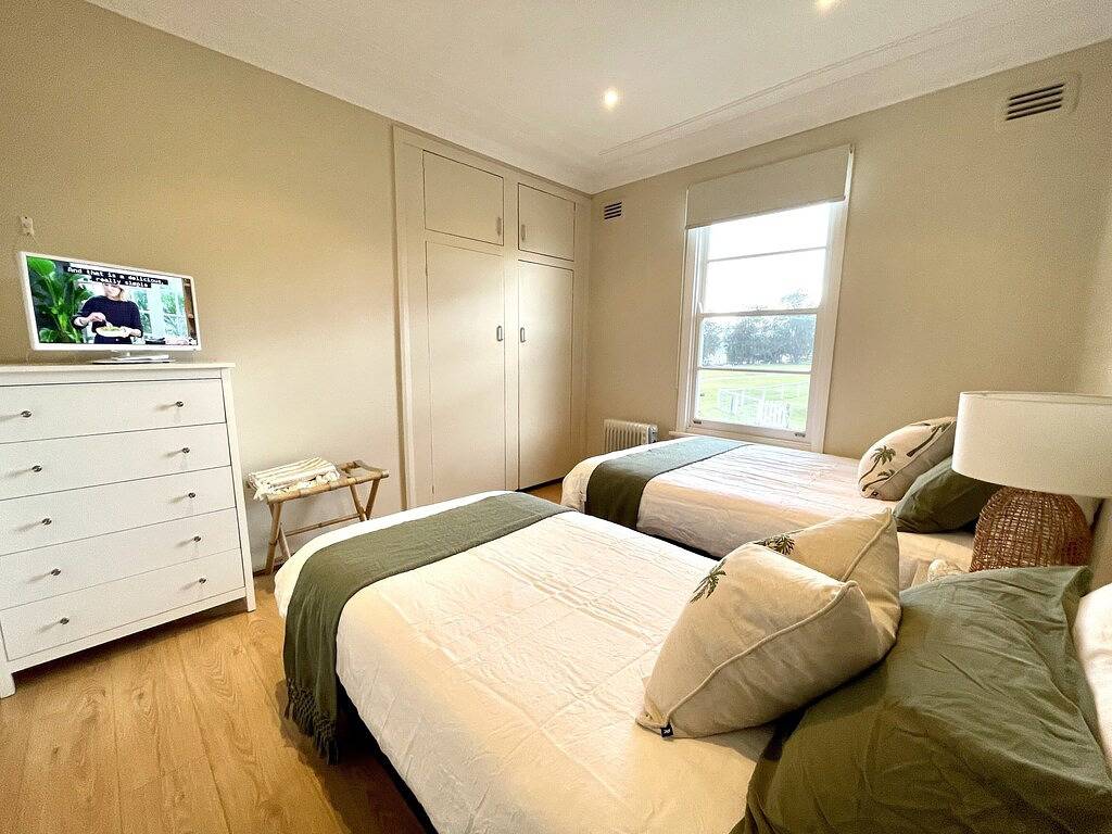 Riverbank Cottage - Waterfront in Sussex Inlet, New South Wales