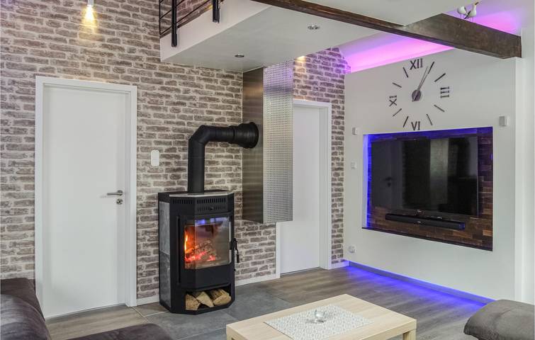 Ganze Ferienwohnung, Rückzugsort am Fluss mit Garten und Terrasse in Dorum, Cuxland