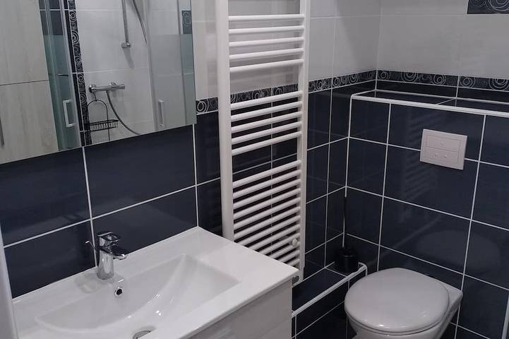 Entire apartment, Le Lupicin, a comfortable, spacious studio in the heart of the Haut Jura nature park. in Saint-Lupicin, Parc naturel régional du Haut-Jura