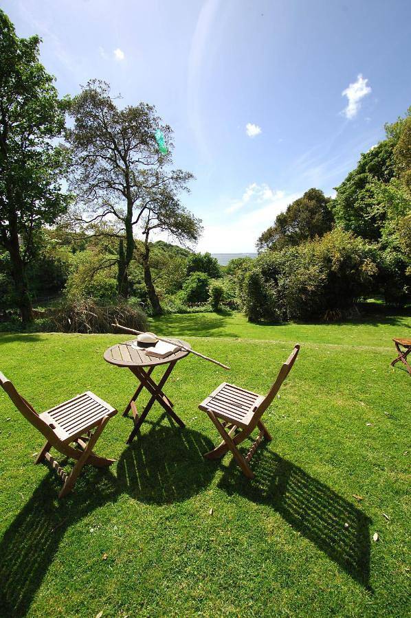 Castlemead Country House By The Sea in Manorbier, Pembrokeshire