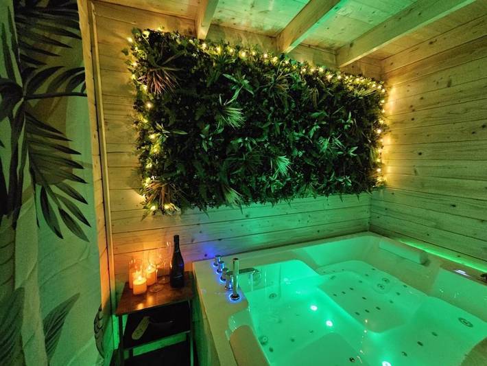 Appartement de vacances pour 2 personnes, avec Jacuzzi ainsi que Terrasse et Jardin
