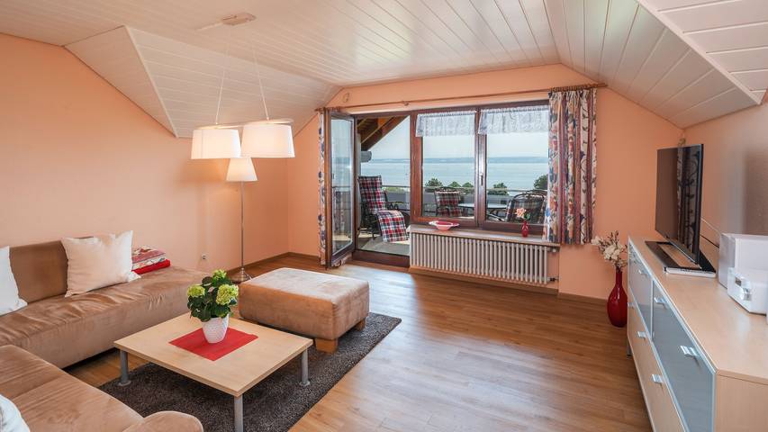Ganze Ferienwohnung, Bucherhof Familie Staneker - Ferienwohnung Hagnau, 60qm, 1 Schlafzimmer, max. 3 Personen in Hagnau am Bodensee, Region Bodensee-Oberschwaben