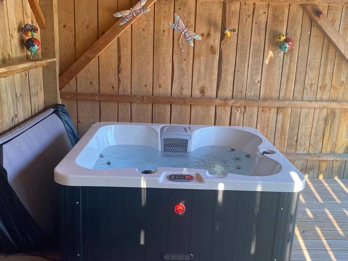 Location de vacances pour 8 personnes, avec piscine ainsi que jardin et jacuzzi à Marnac - 3