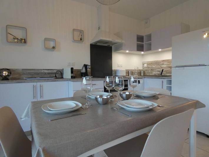 Ferienhaus für 4 Personen, mit Terrasse und Garten sowie Pool