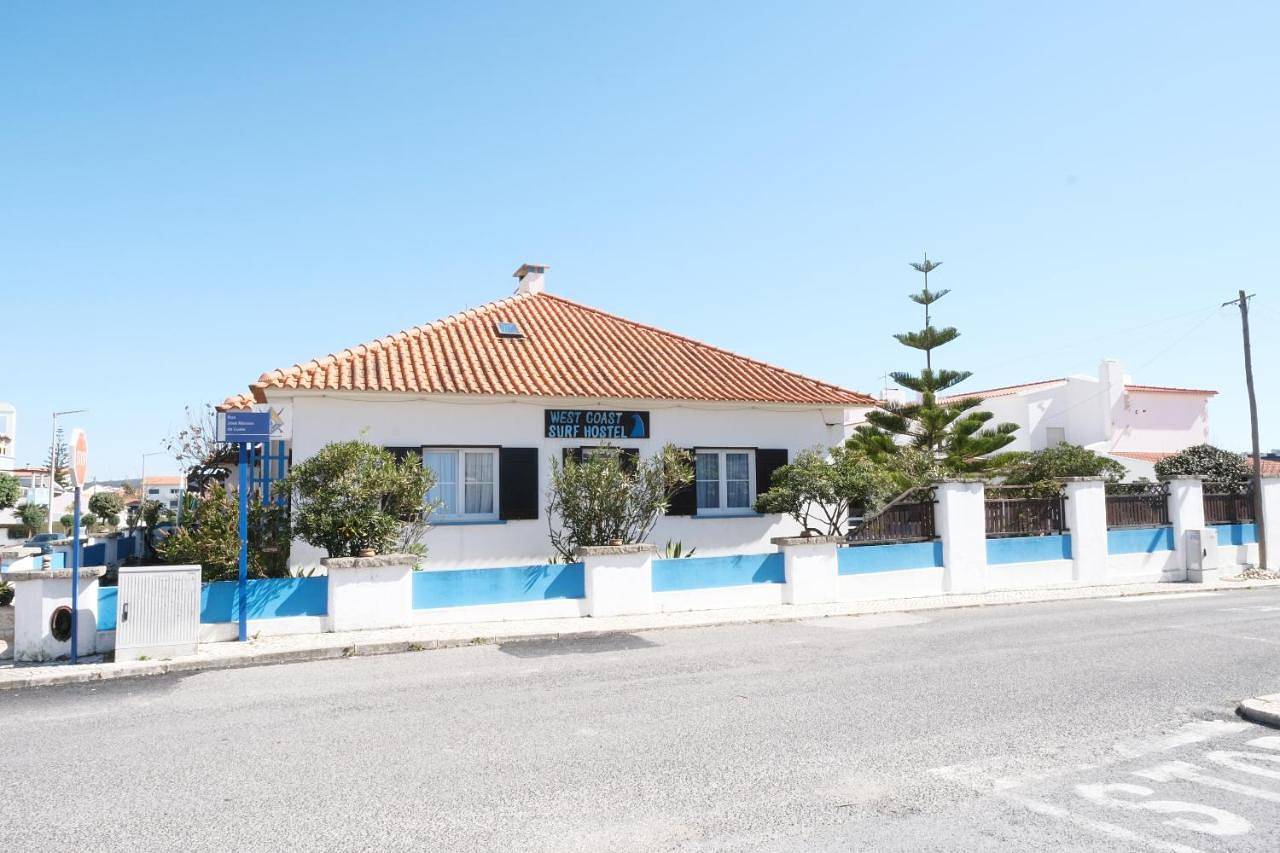 Standard Twin Room with Shared Bathroom in Praia da Areia Branca, Lourinhã